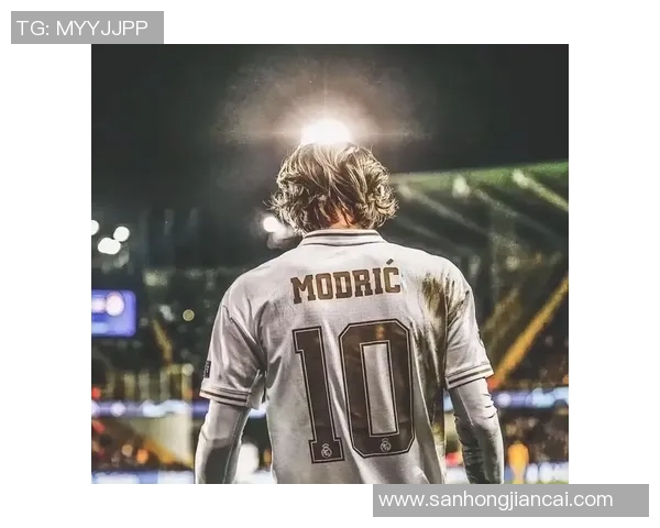 足球传奇风采尽显，球星海报展示足球艺术与激情荣耀